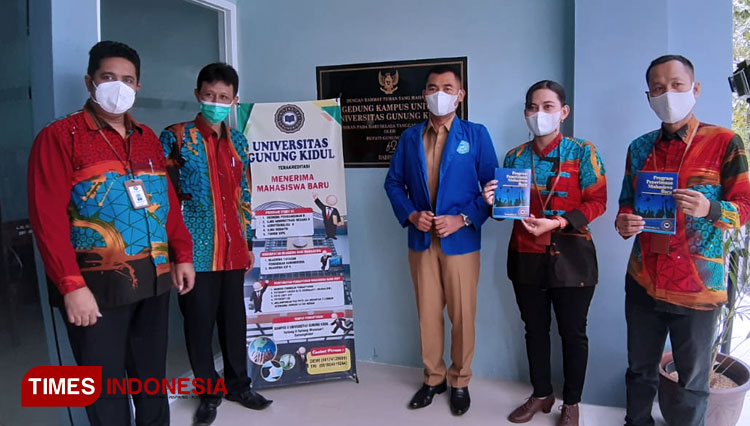 Bangga Produk Lokal, Bupati Gunungkidul Sunaryanta Pilih Kuliah di UGK