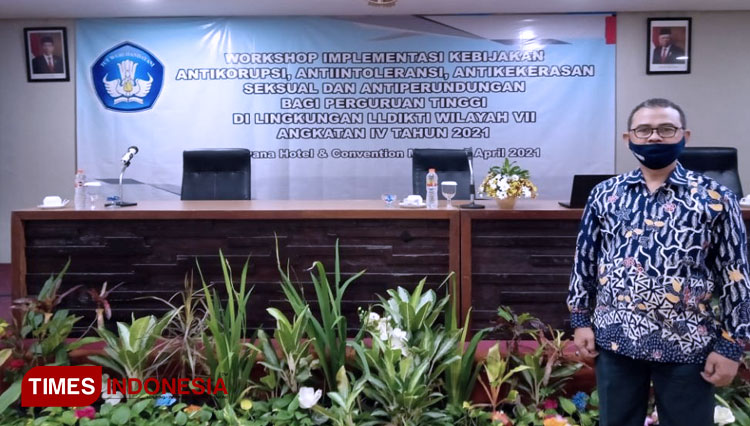 Wakil rektor 1, Dr. Ir. Fachrudin, MT. saat ikuti Acara secara luring di SAVANA HOTEL. (FOTO: AJP TIMES Indonesia)