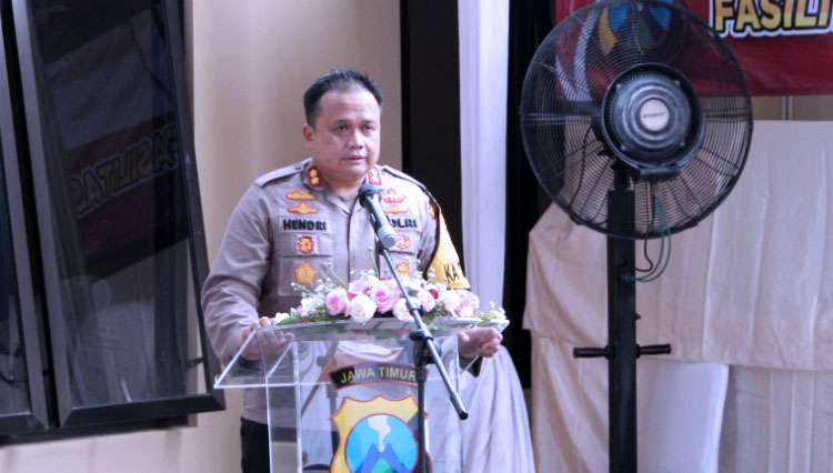 Kapolres Malang AKBP Hendri Umar c