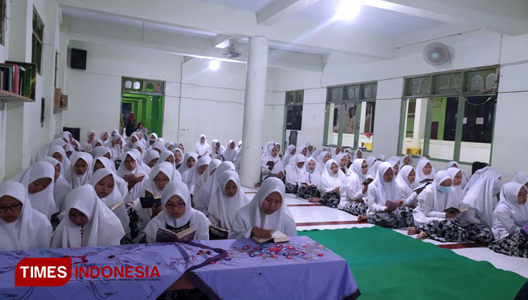 Kegiatan Semaan Al-Qur'an Mahasiswa santri yang menghafalkan Al-Qur'an di STAIDU Banyuwangi. (Foto-foto: STAIDU Banyuwangi for TIMES Indonesia)