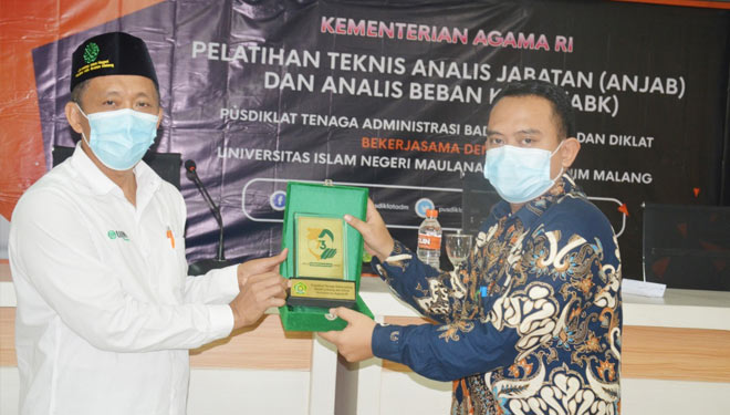 Pelatihan teknis Analisis Jabatan (Anjab) dan Analisis Beban Kerja (ABK), Senin (5/4/2021). (Foto: Humas UIN Malang)