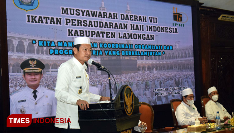 Bupati Yuhronur Effendi membuka Musda VII yang digelar Ikatan Persaudaraan Haji Indonesia (IPHI) Kabupaten Lamongan di Pendopo Lokatantra, Rabu (07/04/2021), Foto : Moch. Nuril Huda/TIMES Indonesia).