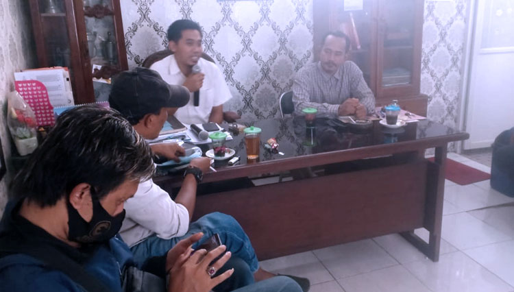 Pengurus ESI Lamongan saat menggelar rapat internal. (FOTO: ESI Lamongan for TIMES Indonesia)