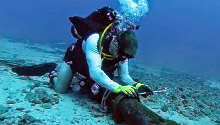 Ilustrasi- Perbaikan kabel bawah laut. (Foto: Aspek.id)