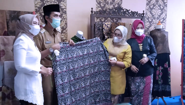 Produk Batik Sariwarni sering mengikuti pameran atau bazar di berbagai tempat. (Foto: Batik Sariwarni for TIMES Indonesia)