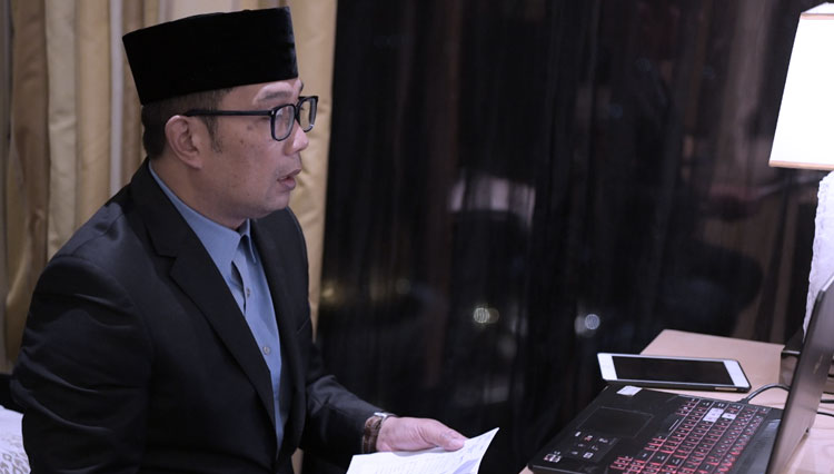 Gubernur Jabar Ridwan Kamil saat Dialog Tokoh Lintas Agama se-Jabar, di Kota Bandung, Selasa (6/4/21) malam. (Foto: Humas Jabar)
