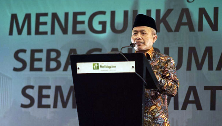 Sekjen Kemenag Nizar saat pembukaan Dialog Lintas Agama Tingkat Provinsi Jawa Barat, di Bandung. (Foto: Dokumentasi Kemenag/Furqon)