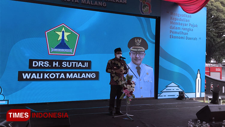 Wali Kota Malang, Sutiaji saat memberikan sambutan di launching E-SPPT PBB di halaman Balai Kota Malang, Rabu (7/4/2021). (FOTO: Rizky Kurniawan Pratama/TIMES Indonesia)