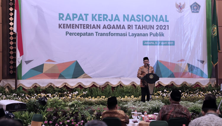 Wamenag Zainut Tauhid Sa'adi saat menutup Rakernas Kemenag Tahun 2021. (FOTO: Dokumentasi Kemenag)