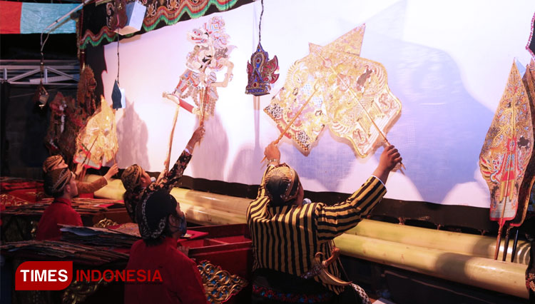 Pagelaran wayang kulit di Banyuwangi (Foto: Rizki Alfian/TIMES Indonesia)