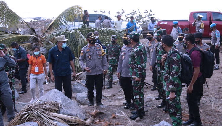 Tinjau Lokasi Bencana NTT, Panglima TNI dan Kapolri Cek Pendistribusian Bantuan