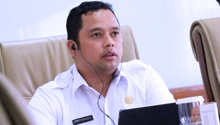 Wali Kota Tangerang, Arief R. Wismansyah saat memberikan keterangan pers kepada awak media (FOTO: Instagram/Arief Wismansyah)