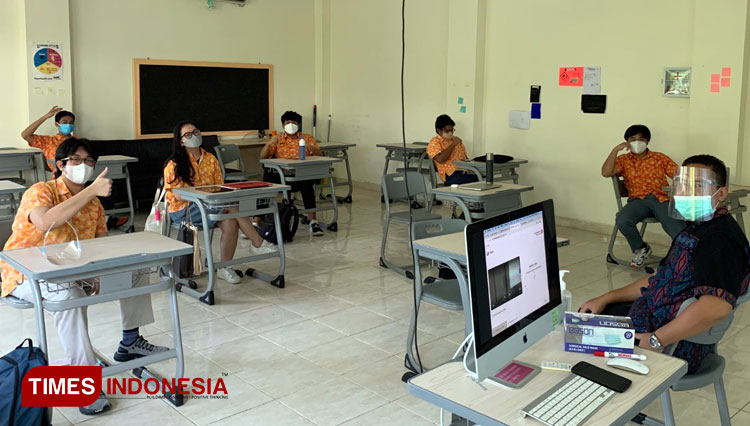 Pelajar SMA Sekolah Cikal