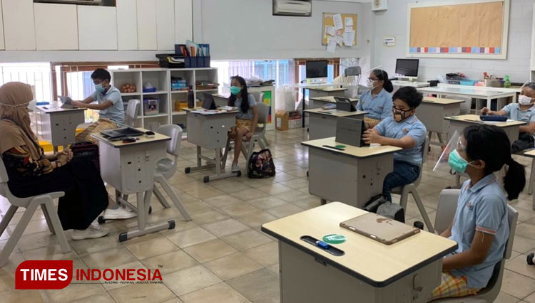 Pelajar SD Sekolah Cikal Cilandak saat mengikuti Sekolah Tatap Muka Terbatas. (Foto: Sekolah Cikal for TIMES Indonesia)