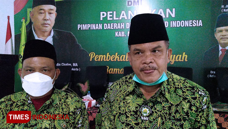Pimpinan Daerah Dewan Masjid Indonesia (PD DMI) Kabupaten Mojokerto, Drs. H. Nur Rokhmad, M.M. saat ditemui TIMES Indonesia. Sabtu (10/04/2021). (Foto: Thaoqid Nur Hidayat/TIMES Indonesia)