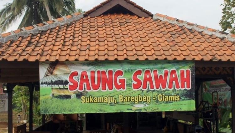 Cafe dan Resto Saung Sawah Sukamaju b