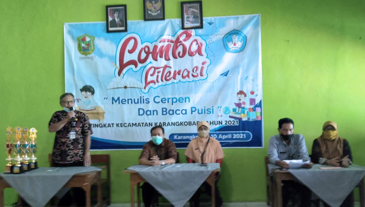 Lomba lomba literasi B