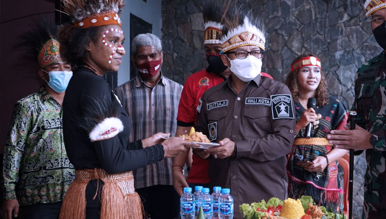 mahasiswa-Teluk-Wondama-Papua-Barat-3.jpg