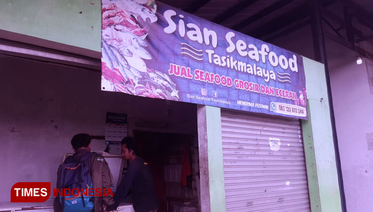 Stok ikan Cumi b