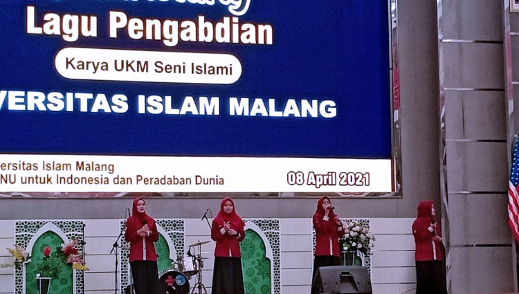 Penampilan UKM Seni Islami Unisma Malang pada acara Pelantikan Pengurus Unit Kreativitas Mahasiswa Unisma Malang. (FOTO: AJP TIMES Indonesia)