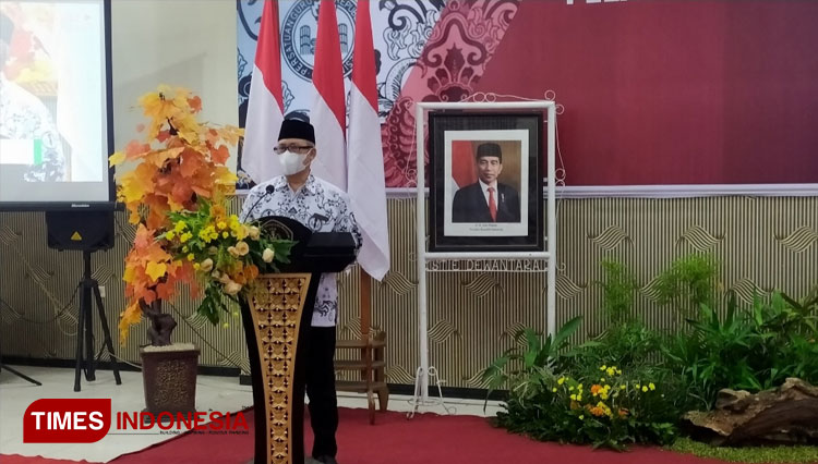 Abdul Rohim, Ketua STIE PGRI Jombang 2021-2025 dalam sambutan acara pelantikan dan serah jabatan di kampus STIE PGRI Dewantara Jombang (Foto : Rohmadi/TIMES Indonesia)