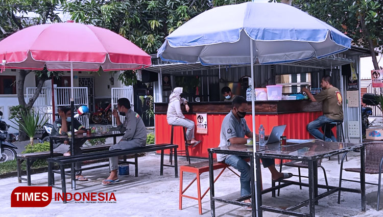 Warga perumahan di Gresik ubah fasum jadi kafe dan sentra kuliner (Foto: Akmal/TIMES Indonesia)