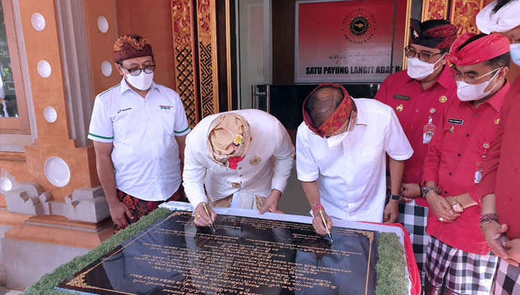 Peresmian pembangunan Gedung Majelis Desa Adat (MDA) di Kabupaten Tabanan, Provinsi Bali pada Minggu (11/4/2021). (FOTO: Dok.Pertamina)