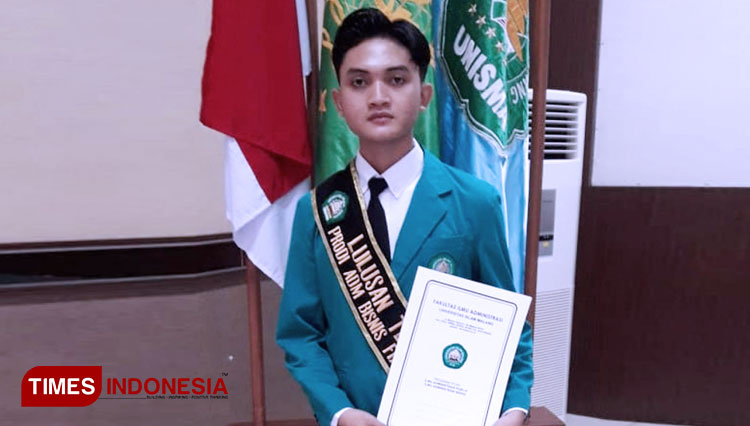 Muhammad Zainul Mustofa peraih lulusan terbaik dengan IPK 3.92 tahun 2021 di Prodi Administrasi Bisnis Fakultas Ilmu Administrasi (FIA) Unisma Malang. (FOTO: AJP TIMES Indonesia)