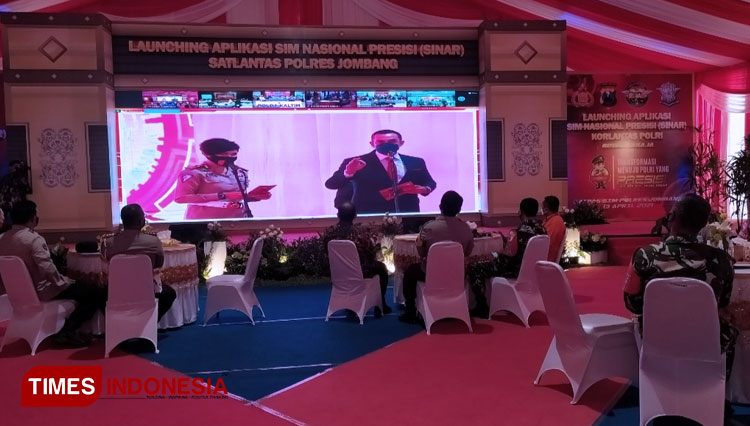 Suasana Peluncuran Aplikasi SIM Presisi Nasional (Sinar) Ditlantas Polres Jombang. (Foto: Rohmadi/TIMES Indonesia)