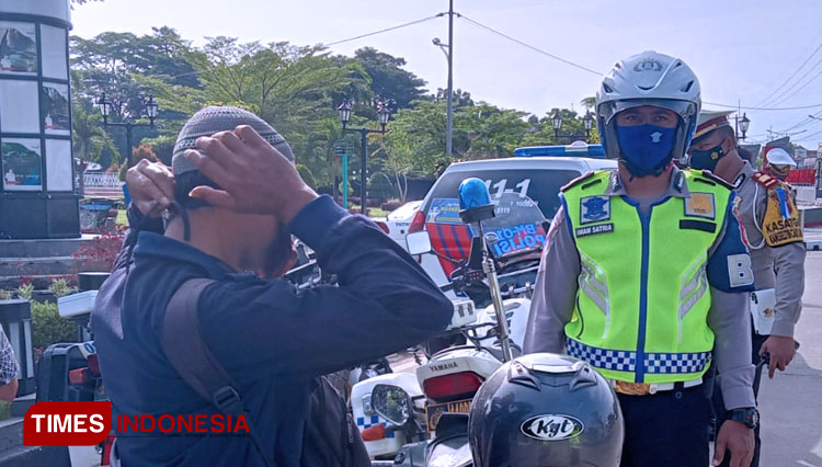 Satlantas Polres Majalengka menggelar Operasi Keselamatan Lodaya 2021. (Foto: Jaja Sumarja/TIMES Indonesia)