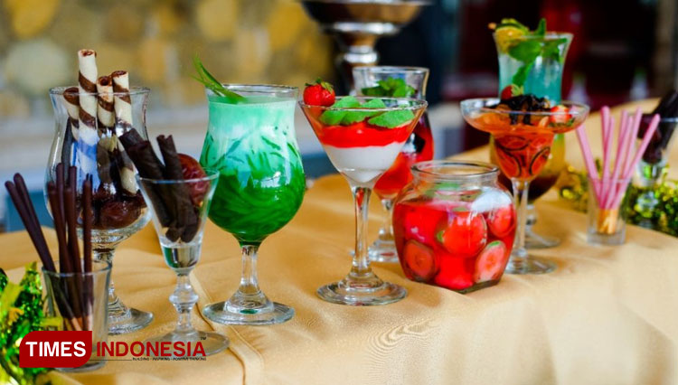 Menu makanan dan minuman paket Sunset Ngabuburit di Aston Kuta Hotel & Residence. (Foto-foto: Aston Kuta Hotel & Residence for TIMES Indonesia)