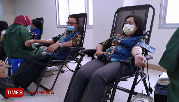 Peserta Donor Darah dari STIKES RKZ. (FOTO: AJP TIMES Indonesia)