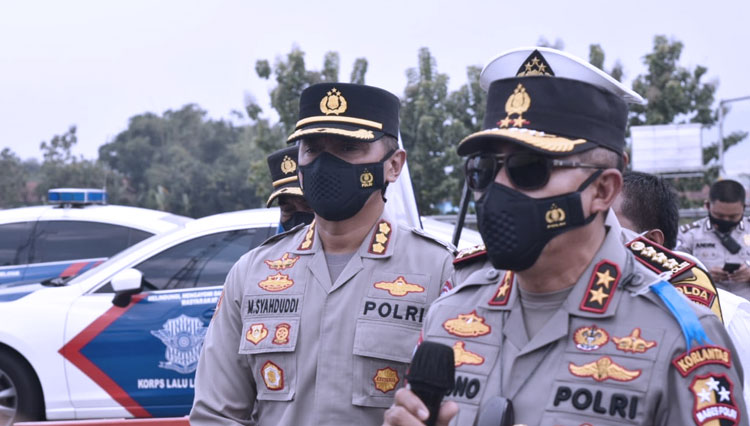 Kakorlantas beserta instansi lainnya saat tinjau skema penyekatan larangan mudik lebaran 2021. (Foto: Humas Polresta Cirebon)