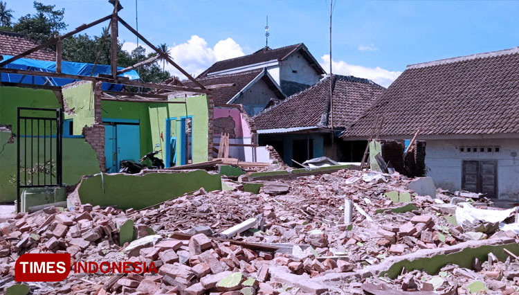 Korban Gempa Malang di Kabupaten Malang, Butuh Alat Berat untuk