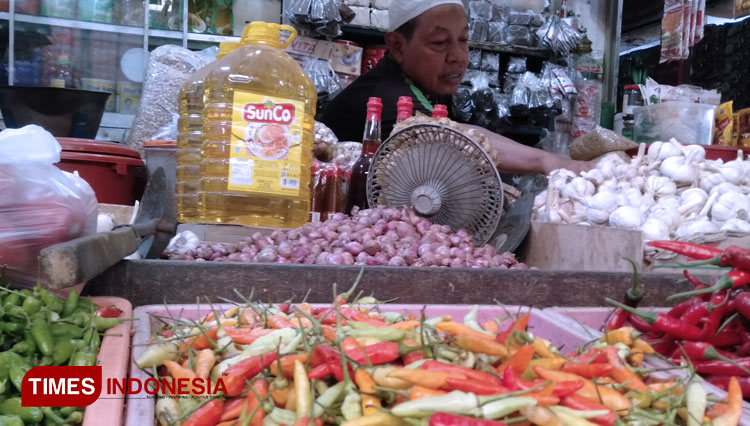 Di Pasar Tanjung, Harga Cabai Rawit Merah dan Daging Ayam Masih Naik Turun
