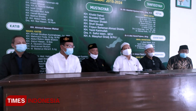 Foto: Konferensi pers yang digelar PCNU bersama Pagar Nusa Jember, menyikapi kasus penyerangan oleh oknum pesilat PSHT. (FOTO: Muhammad Faizin/TIMES Indonesia)