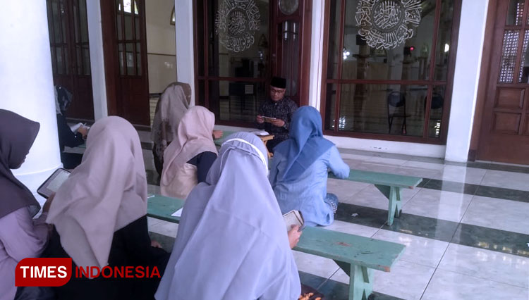 Lantunan Ayat Suci di Pesantren Nurul Qur’an Al-Basuni Surabaya Belum Habis
