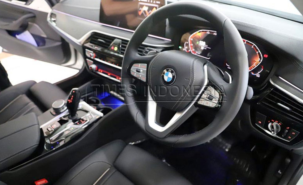 New BMW 530i Opulence 1