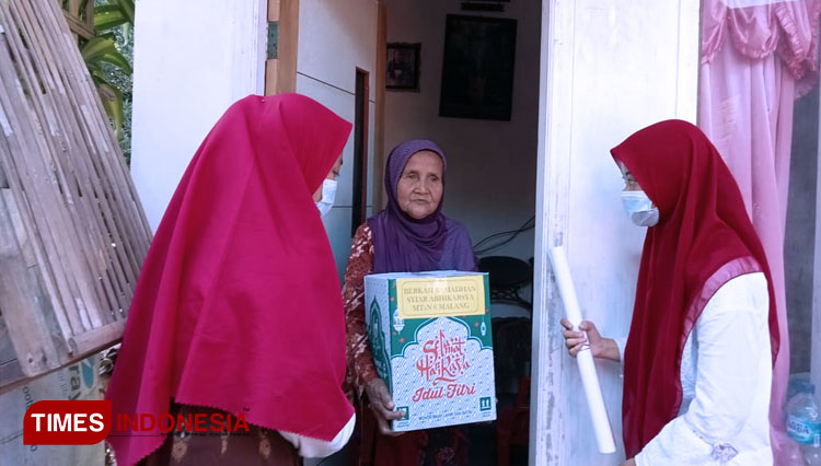 Ramadan Inspiratif MTsN 6 Malang, Ketuk Rumah Dua Liter dan Satu Doa