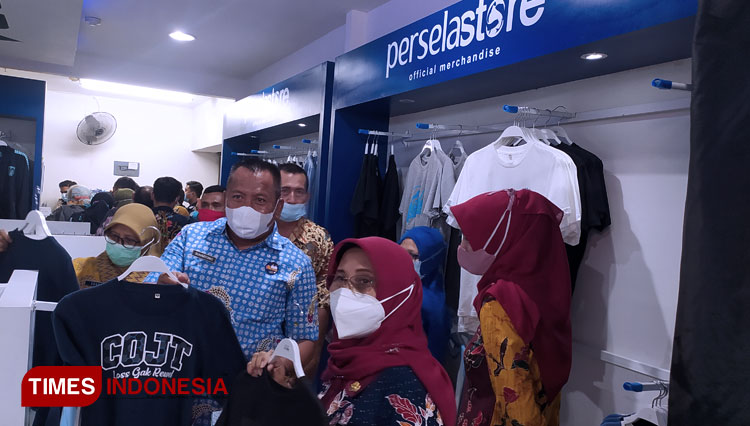 Wow, Persela Store Diserbu ASN Pemkab Lamongan
