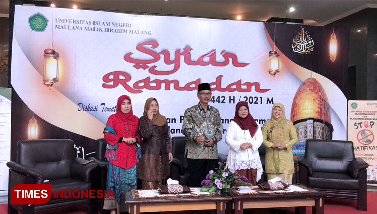 Syiar Ramadan of UIN Maliki Malang with women emancipation as the main topic to commemorate Kartini Day. (PHOTO: Nadira Rahmasari/TIMES Indonesia)