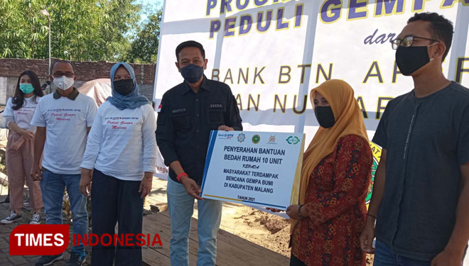Bank BTN dan DPD Apersi Jatim Bedah 10 Rumah yang Rusak Akibat Gempa Malang