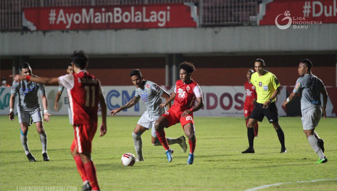 Pertandingan Persib vs Persija di leg pertama final Piala Menpora 2021. (Foto: ligaindonesiabaru.com) 