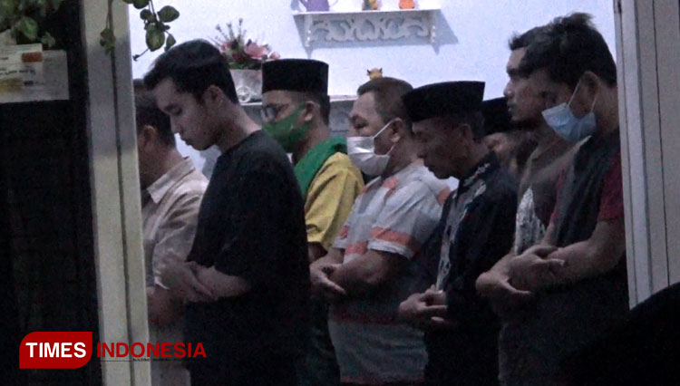 Keluarga Prajurit KRI Nanggala 402 Gelar Shalat Ghaib dan Tahlil