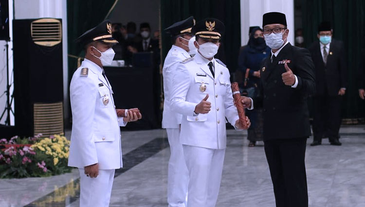 Bupati Bandung Dadang Supriatna b