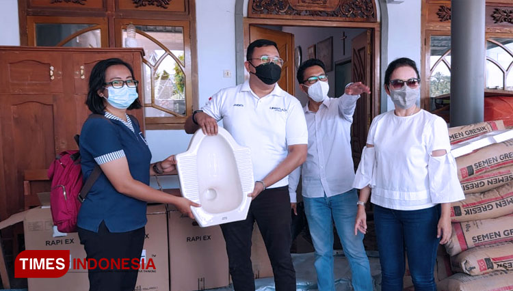 Penyerahan-bantuan-dari-Lippo-Mall-wilayah-Jawa-Timur-2.jpg