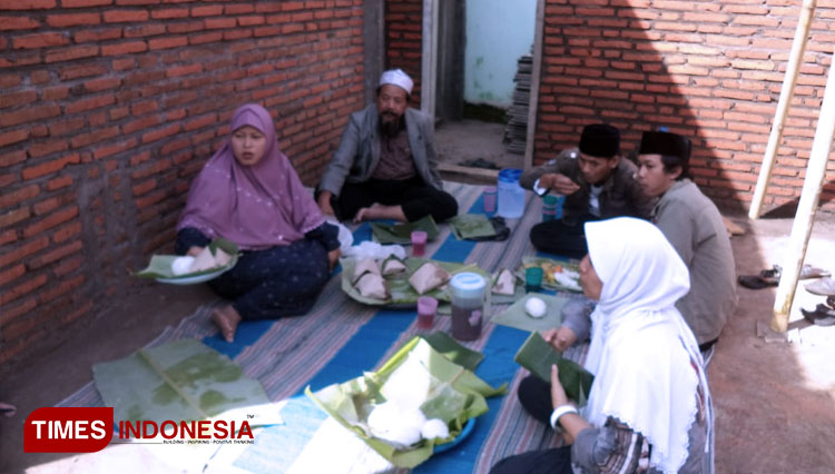 KH-Agus-Sunyoto-2.jpg