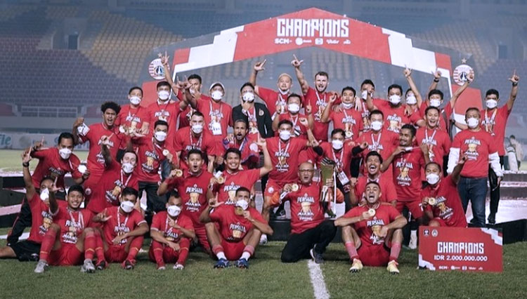 Para pemain dan tim pelatih saat merayakan kemenangan Piala Menpora 2021 (FOTO: Instagram/Piala Menpora)