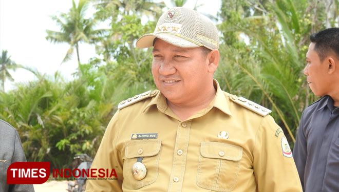 Bupati Taliabu Aliong Mus. (Foto: Husen Hamid/ TIMES Indonesia)