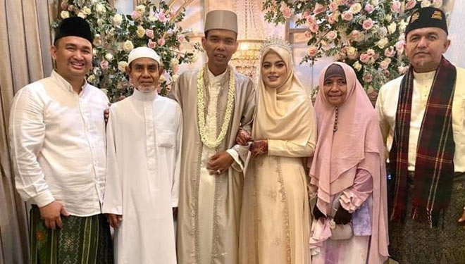 Pernikahan Ustadz Abdul Somad dengan Fatimah, gadis asal Jombang. (Foto: Instagram UAS)